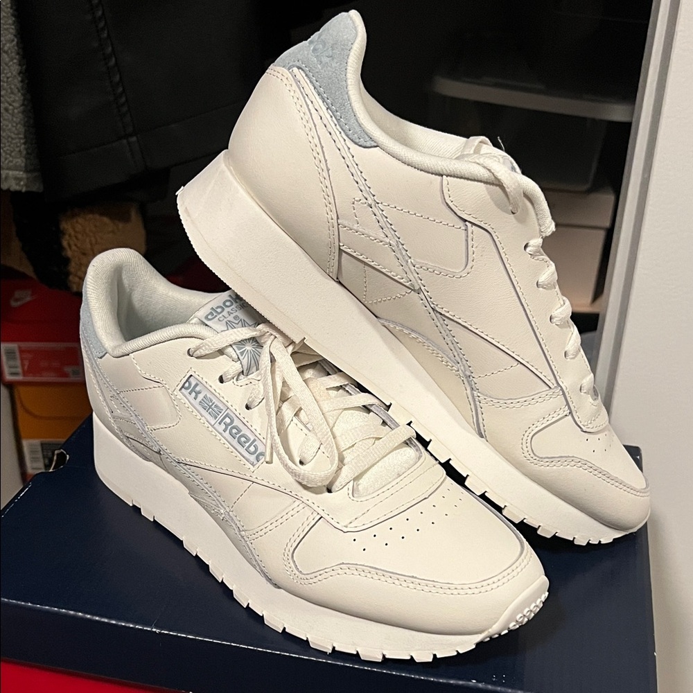 Reebok Women's Sneakers - Cream and Gray